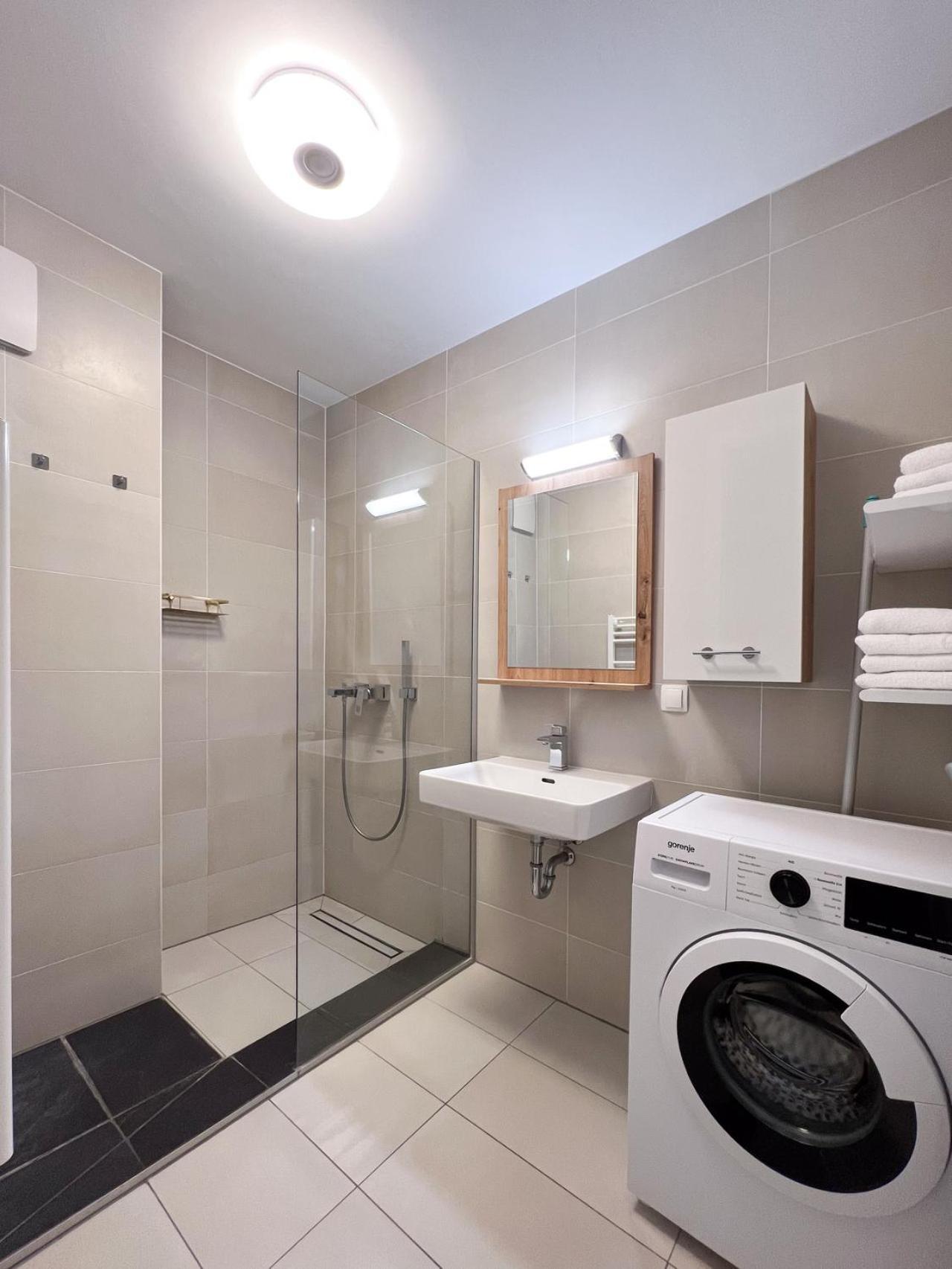 Modern Apartment W/ Cozy Balcony Near City Center Wiedeń Zewnętrze zdjęcie